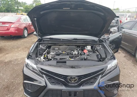 2021 Toyota Camry Se z USA, uszkodzony, nr VIN 4T1G11AK3MU454884